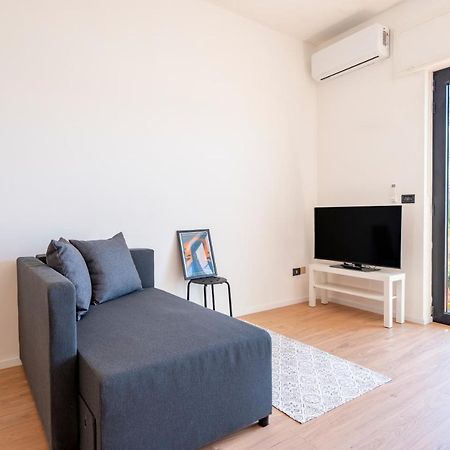 Central & Elegant Loft - With Balcony Bari Esterno foto