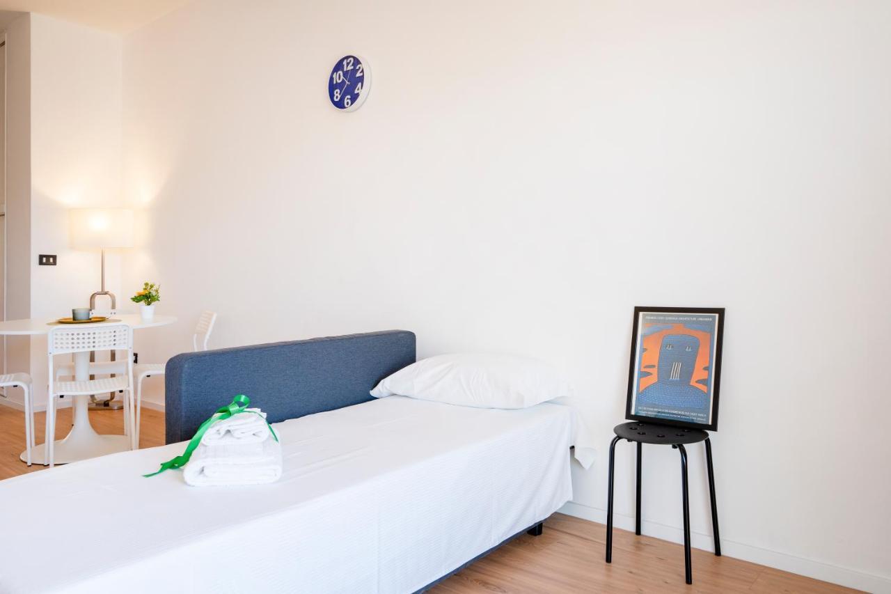 Central & Elegant Loft - With Balcony Bari Esterno foto