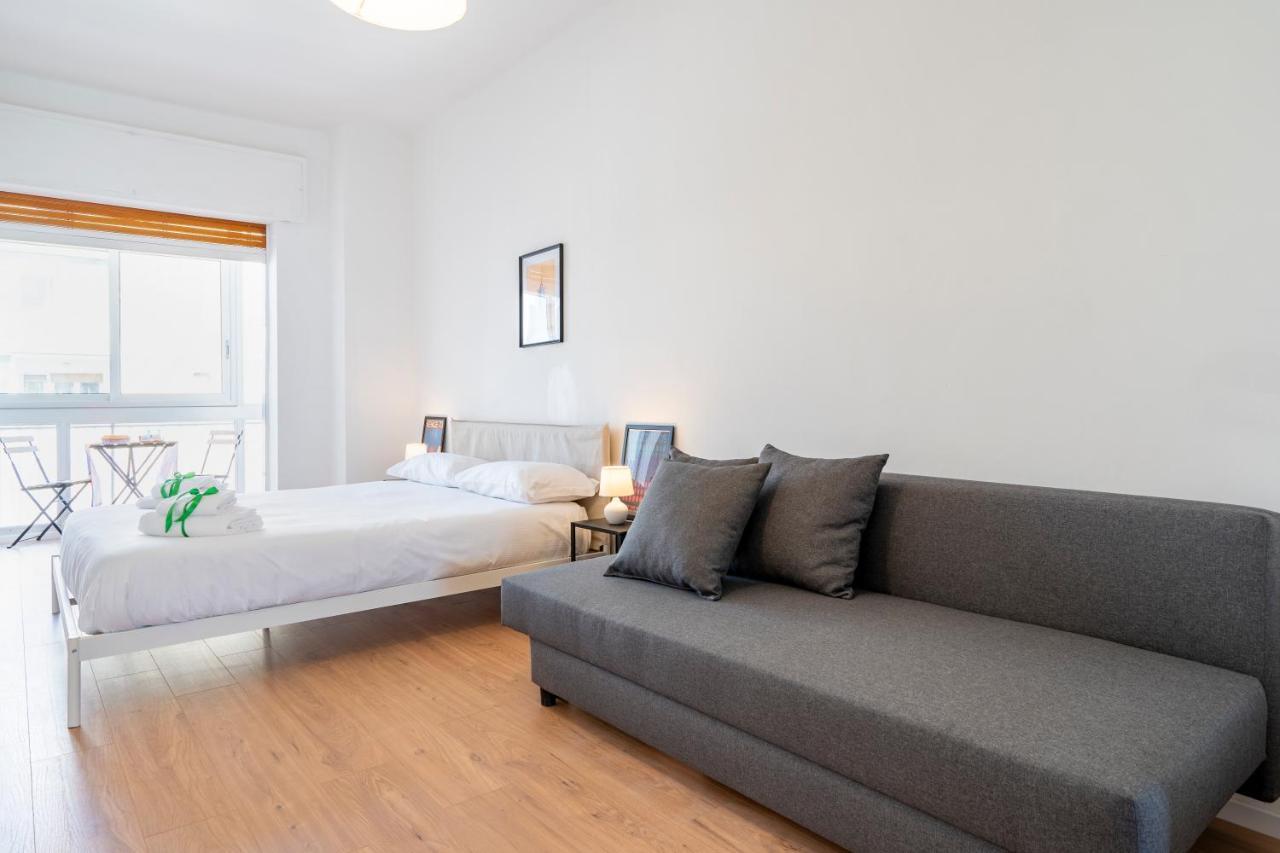 Central & Elegant Loft - With Balcony Bari Esterno foto